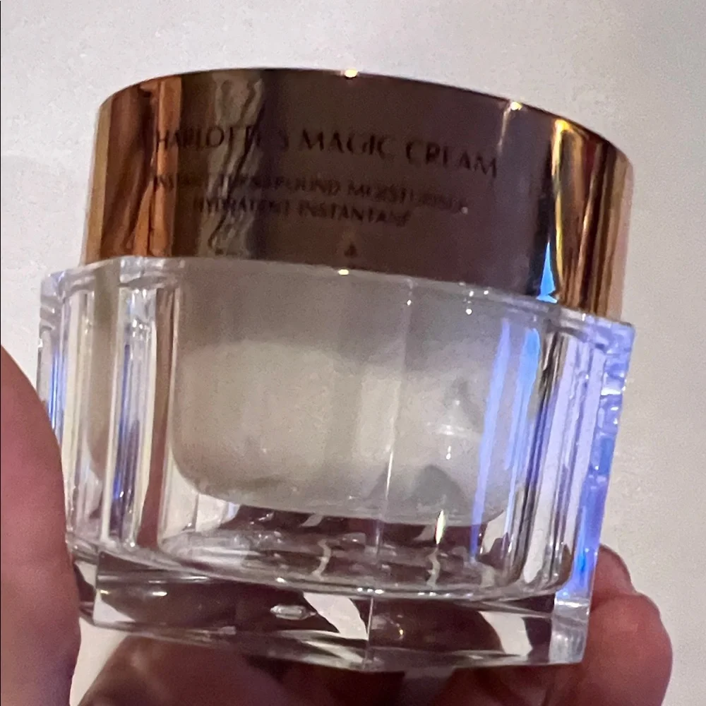Charlotte Tilbury - Picture 3 of 5